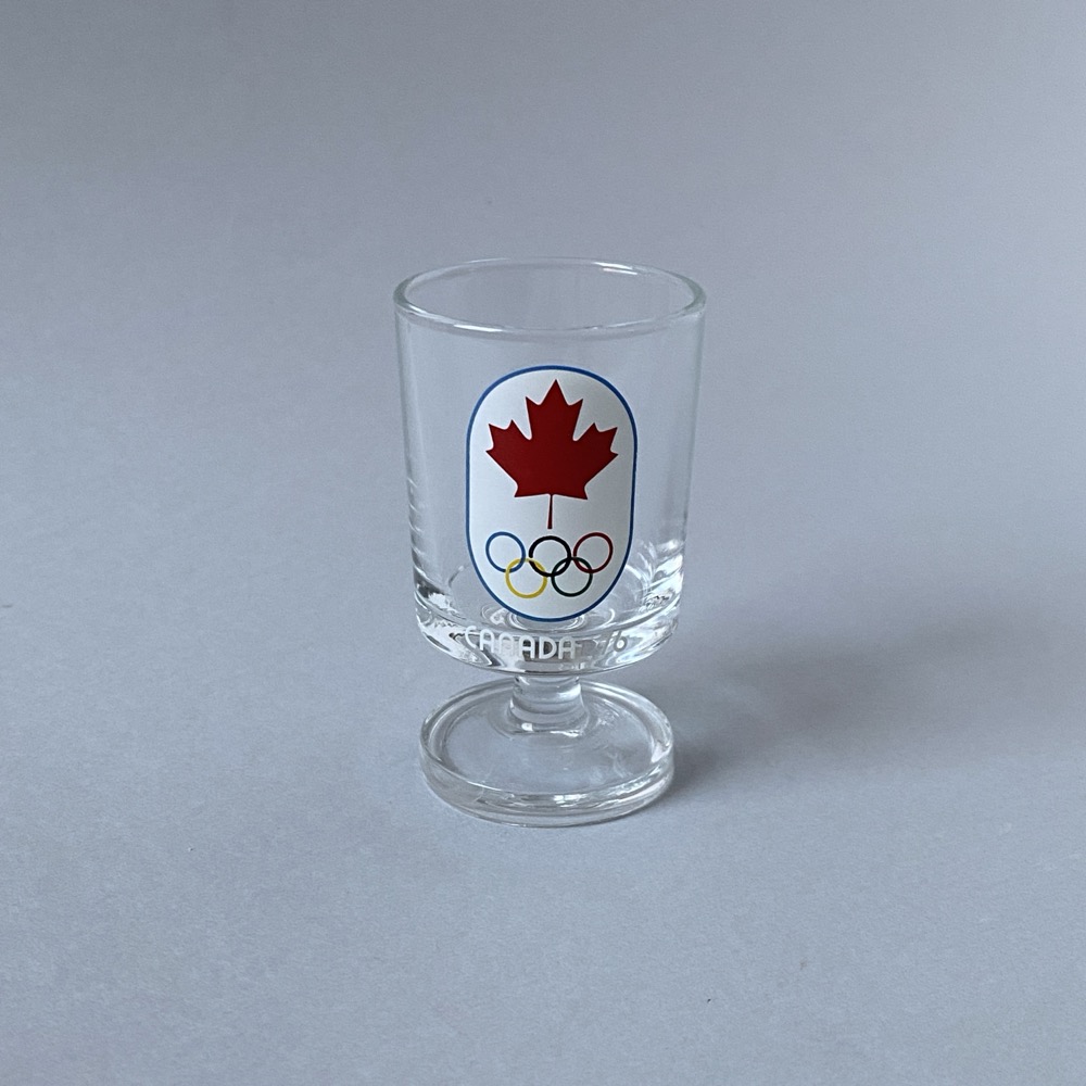 Footed highball glass