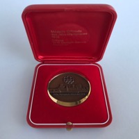 Souvenir medallion