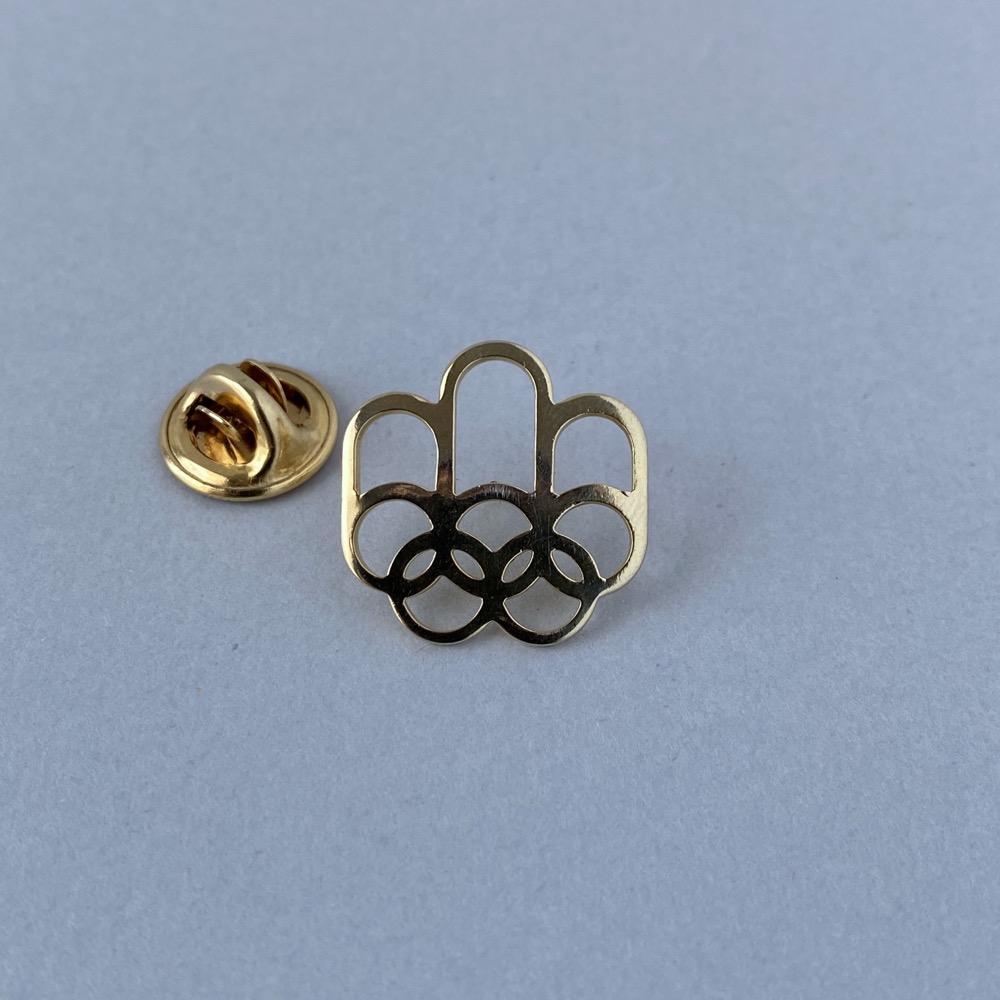 Logo pin
