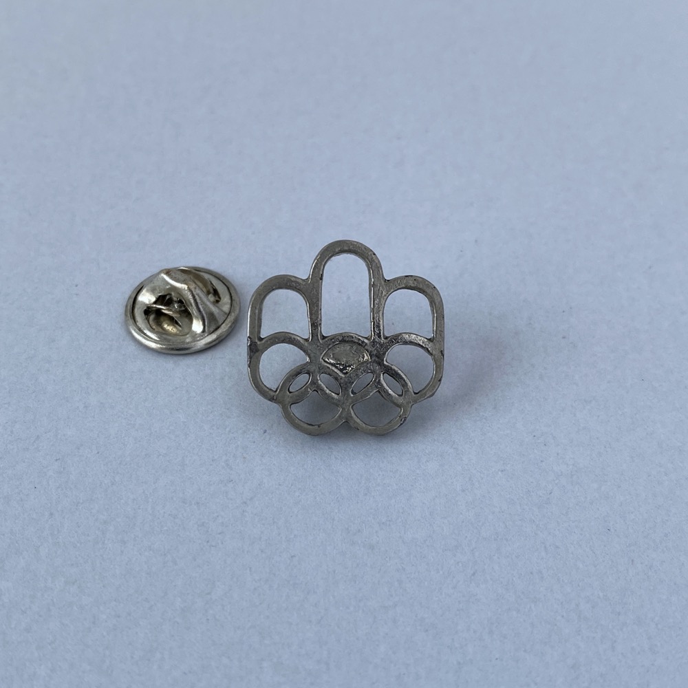 Logo pin